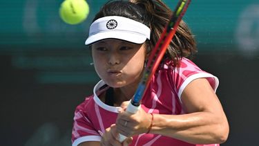 Arianne Hartono of Netherlands returns the ball against Magda Linette of Poland during the women's singles round of 32 match at the Korea Open tennis championships in Seoul on September 21, 2022. 
Jung Yeon-je / AFP