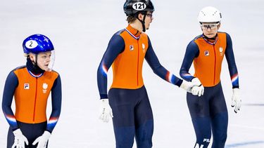 MILAAN - Xandra Velzeboer, Selma Poutsma en Melle van 't Wout in actie op de kwartfinale van de mixed relay in de Milano Ice Skating Area, tijdens de Olympische Winterspelen. SEM VAN DER WAL / ANP