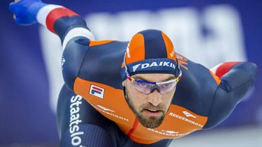 epa12588347 Kjeld Nuis of the Netherlands competes in the men's 1500 meters at the ISU Speed Skating World Cup in Hamar, Norway, 12 December 2025.  EPA/Geir Olsen  NORWAY OUT