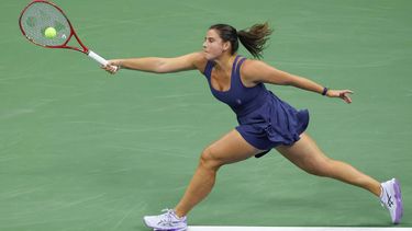 epa13224199 Emma Navarro of the US in action against Jessica Pegula of the US in the Womens Singles Quarterfinals of the US Open Tennis Championships at the USTA Billie Jean King National Tennis Center in Flushing Meadows, New York, USA, 08 September 2026. The 2026 US Open tournament runs from 23 August through 13 September.  EPA/BRIAN HIRSCHFELD