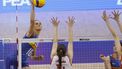 epa13051556 Netherlands' Indy Baijens (L) in action against Poland's Monika Lampkowska (R) during the Volleyball Nations League 2026 - Women's Pool 6 Week 2 match between Netherlands and Poland in Bangkok, Thailand, 20 June 2026.  EPA/RUNGROJ YONGRIT