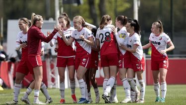 UTRECHT - Amber Visscher of FC Utrecht vrouwen viert de 2-1 tijdens de Nederlandse Azerion vrouwen eredivisie wedstrijd tussen FC Utrecht en FC Twente op Sportcomplex Zoudenbalch op 21 april 2024 in Utrecht, Nederland. ANP JEROEN PUTMANS
