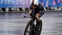 epa11499828 Anna Henderson of Great Britain in action during the Women's Individual Time Trial at the Road Cycling competitions in the Paris 2024 Olympic Games, Pont Alexandre III in Paris, France, 27 July 2024.  EPA/YOAN VALAT