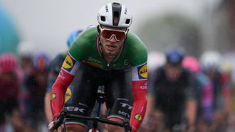 Lidl-Trek's Italian rider Jonathan Milan competes to win the first stage of the 'Renewi Tour' multi-stage five-day cycling race, from Diest to Diest (191,3 km) on August 19, 2026. 
DAVID PINTENS / Belga / AFP
