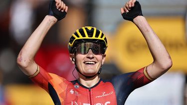 2023-07-15 17:47:36 epa10748253 Spanish rider Carlos Rodriguez of team INEOS Grenadiers wins the 14th stage of the Tour de France 2023, a 152kms race from Annemasse to Morzine les Portes du Soleil, France, 15 July 2023.  EPA/CHRISTOPHE PETIT TESSON