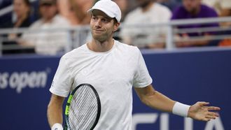 Netherlands' Botic van de Zandschulp reacts as he plays against France's Arthur Gea during the men's singles round of 16 tennis match on day nine of the US Open tennis tournament at the USTA Billie Jean King National Tennis Center in New York City on September 7, 2026. 
Leonardo MUNOZ / AFP