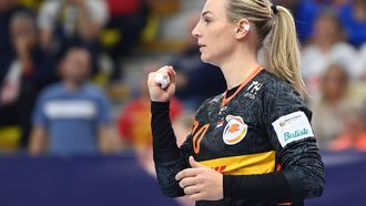 epa10292598 Netherlands' goalkeeper Rinka Duijndam reacts during the preliminary round match between North Macedonia and The Netherlands of the Women EHF EURO 2022 in Skopje, North Macedonia, 07 November 2022.  EPA/GEORGI LICOVSKI