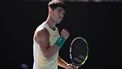 epa11086597 Carlos Alcaraz of Spain reacts during his 2nd round match against Lorenzo Sonego of Italy on Day 5 of the 2024 Australian Open at Melbourne Park in Melbourne, Australia 18 January 2024.  EPA/JAMES ROSS AUSTRALIA AND NEW ZEALAND OUT