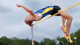 2023-07-30 18:15:29 BREDA - Douwee Amels tijdens de finale hoogspringen op de derde dag van het NK atletiek op de baan van AV Sprint. ANP IRIS VAN DEN BROEK