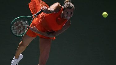 Belarus's Aryna Sabalenka serves to Uzbekistan's Kamilla Rakhimova during their women's singles third round tennis match on day six of the US Open tennis tournament at the USTA Billie Jean King National Tennis Center in New York City on September 4, 2026. 
ANGELA WEISS / AFP
