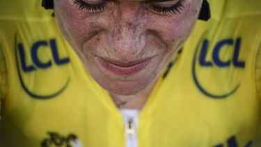 Team SD Worx - Protime's Dutch rider Demi Vollering reacts after losing her overall leader yellow jersey at end of the 5th stage (out of 8) of the third edition of the Women's Tour de France cycling race, a 152.5 km between Bastogne in southeastern Belgium and Amneville in northeastern France, on August 15, 2024. 
JULIEN DE ROSA / AFP