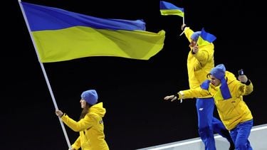 epa12710613 Flagbearer Yelyzaveta Sydorko leads the delegation of the Ukraine during the Opening Ceremony of the Milano Cortina 2026 Winter Olympic Games, in Milan, Italy, 06 February 2026.  EPA/TERESA SUAREZ