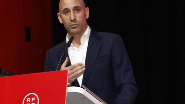 2023-08-25 12:11:22 In this handout image released by the Spanish Royal Football Federation (RFEF) on August 25, 2023, RFEF President Luis Rubiales delivers a speech during an extraordinary general assembly of the federation on August 25, 2023 in Las Rozas de Madrid. Spanish football chief Luis Rubiales refused to resign today after a week of heavy criticism for his for his unsolicited kiss on the lips of female player Jenni Hermoso following Spain's Women's World Cup triumph.
Eidan RUBIO / RFEF / AFP
