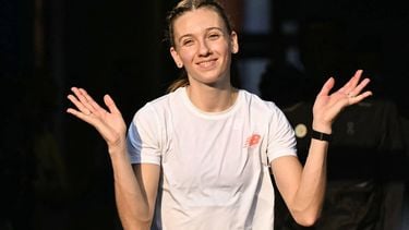 Netherlands' Femke Bol arrives for the winners' ceremony of the Silesia Diamond League athletics meeting in the Stadion Slaski in Chorzow, Poland, on August 16, 2025. 
Sergei GAPON / AFP