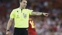 2023-06-18 21:30:20 German referee Felix Zwayer gestures during the UEFA Nations League final football match between Croatia and Spain at the De Kuip Stadium in Rotterdam on June 18, 2023. 
KENZO TRIBOUILLARD / AFP