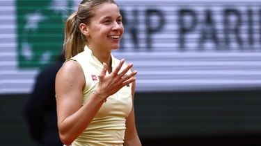 epa13012985 Maja Chwalinska of Poland celebrates winning  her Women's quarterfinal match against Anna Kalinskaya of Russia at the French Open Grand Slam tennis tournament at Roland Garros in Paris, France, 03 June 2026.  EPA/YOAN VALAT
