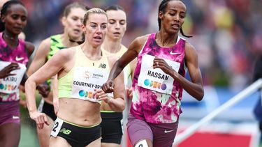 HENGELO - (l-r) Melissa Courtney-Bryant (GBR), Sifan Hassan (NED) in actie op de 1500 meter tijdens de FBK Games. ANP VINCENT JANNINK
