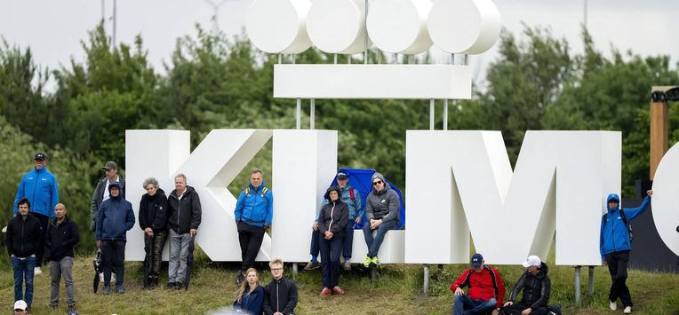 BADHOEVEDORP - Publiek op de slotdag van het KLM Open golftoernooi bij golfclub The International. ANP SANDER KONING