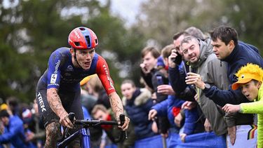 2023-11-01 01:00:00 Belgian Thibau Nys competes in the Men elite race of the Koppenbergcross, the first race (out of eight) of the X2O Badkamers trophy cyclocross competition, in Melden, Oudenaarde, on November 1, 2023.
 
JASPER JACOBS / Belga / AFP