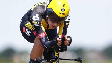 EMMEN - Karlijn Swinkels van team Jumbo-Visma in actie tijdens het NK tijdrijden. Bij de Nederlandse kampioenschappen wielrennen is vanwege het coronavirus geen publiek welkom. ANP VINCENT JANNINK