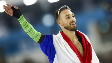 HEERENVEEN - Kjeld Nuis juicht na het winnen van de 1500 meter tijdens de tweede dag van het NK afstanden in Thialf. ANP VINCENT JANNINK