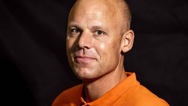DEN HAAG - Portret van Frank van den Outenaar, coach van het olympisch beachvolleybalteam. ANP REMKO DE WAAL