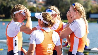 2023-09-09 14:52:14 BELGRADO - Marloes Oldenburg, Hermijntje Drenth, Tinka Offereins en Benthe Boonstra in actie tijdens de finale vrouwen vierzonder op de zevende dag van de wereldkampioenschappen roeien in de Servische hoofdstad Belgrado. ANP IRIS VAN DEN BROEK