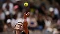 Netherlands' Jesper de Jong serves to Germany's Alexander Zverev during their men's singles match on day 5 of the French Open tennis tournament on Court Simonne-Mathieu at the Roland-Garros Complex in Paris on May 29, 2025. 
JULIEN DE ROSA / AFP