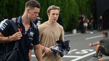 2023-09-23 01:18:14 Alpha Tauri's New Zealand driver Liam Lawson (C) arrives ahead of the third practice session for the Formula One Japanese Grand Prix at the Suzuka circuit, Mie prefecture on September 23, 2023. 
Peter PARKS / AFP