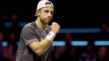 ROTTERDAM - Tallon Griekspoor in actie tegen Giovanni Mpetshi Perricard op de tweede dag van het ABN AMRO tennistoernooi in Ahoy Rotterdam. BAS CZERWINSKI / ANP