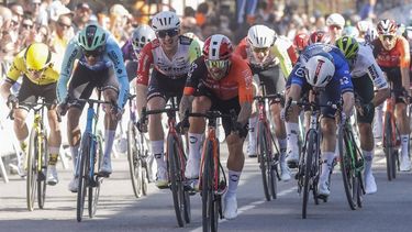 epa12018234 Ineos Grenadiers rider Caleb Ewan (C) of Australia wins the second stage of the Tour of the Basque Country cycling tour over 186.6km from Pamplona-Iruna to Lodosa, in Navarra, Spain, 08 April 2025.  EPA/Villar Lopez