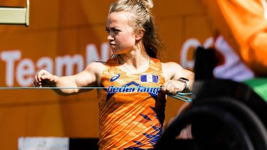 ARNHEM - Lara Baars tijdens de training van de Paralympische atletiekploeg voor Parijs. Veertien Nederlandse atleten komen in actie tijdens deze 17e editie van de Paralympische Spelen. ANP ROB ENGELAAR