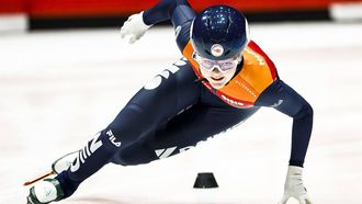 ROTTERDAM - Xandra Velzeboer (NED) tijdens de 500 meter vrouwen kwartfinale op het WK shorttrack in Ahoy. ANP IRIS VAN DEN BROEK