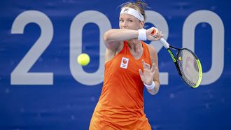 2021-07-24 10:24:44 TOKIO - Kiki Bertens in actie na haar partij tegen Marketa Vondrousova van Tsjechie op de Olympische Spelen. ANP ROBIN VAN LONKHUIJSEN