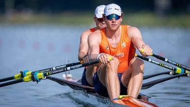 AMSTERDAM - Melvin Twellaar en Simon van Dorp n actie op de halve finale vrouwen dubbeltwee op de derde dag van de wereldkampioenschappen roeien op de Bosbaan in het Amsterdamse Bos. IRIS VAN DEN BROEK / ANP