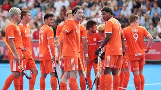 epa13200319 Players of Netherlands show disappointment after losing the FIH Hockey World Cup 2026 Men's 3rd place match between Netherlands and Argentina, in Wavre, Belgium, 30 August 2026.  EPA/OLIVIER HOSLET