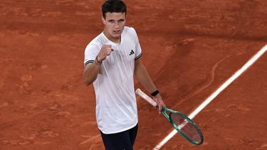 Czech Republic's Jakub Mensik celebrates after winning against Brazil's Joao Fonseca at the end of their men's quarter final singles match on day 10 of the French Open tennis tournament on Court Philippe-Chatrier at the Roland-Garros Complex in Paris on June 2, 2026. 
Anne-Christine POUJOULAT / AFP