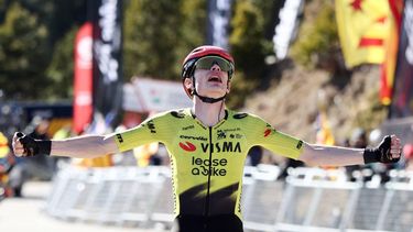 Team Visma-Lease a bike's Danish rider Jonas Vingegaard celebrates winning the fifth stage of the 2026 Volta a Catalunya cycling tour of Catalonia, a 155,5 km race between La Seu d'Urgell and La Molina ski resort in Alp, on March 27, 2026. 
Josep LAGO / AFP