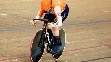 epa10784143 Shanne Braspennincx of the Netherlands in action in the Women Elite 500m Time Trial qualification at the UCI Cycling World Championships 2023 in Glasgow, Britain, 04 August 2023.  EPA/ADAM VAUGHAN