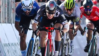 2023-03-15 14:52:08 Team Tudor Dutch rider Arvid De Kleijn (C) sprints on his way to win, ahead of Movistar Team Colombian rider Fernando Gaviria (L) the Milan–Turin semi classic single day cycling race, between the northern Italian cities of Milan and Turin, on March 15, 2023.  
Marco BERTORELLO / AFP
