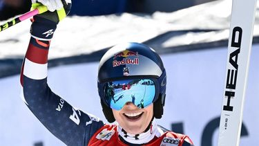 USA's Lindsey Vonn reacts after her run in the Women's Downhill race as part of the FIS Alpine Ski World Cup in Sankt Anton am Arlberg, Austria, on January 11, 2025. 
Joe Klamar / AFP