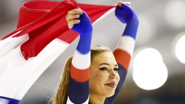 HEERENVEEN - Jutta Leerdam (NED) juicht na het winnen van de 1000 meter vrouwen op de EK afstanden. ANP VINCENT JANNINK