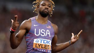 epa12387099 Noah Lyles of the USA gestures after his race in the Men's 200m semi final at the World Athletics Championships 2025 in Tokyo, Japan, 18 September 2025.  EPA/FRANCK ROBICHON
