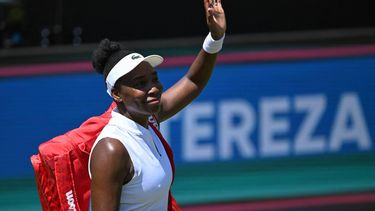 USA's Venus Williams waves to spectators after playing with Philippines' Alexandra Eala against Britain's Olivia Nicholls and Russia's Tereza Mihalikova during the women's doubles quarter-final match of the WTA 500 Bad Homburg Open tennis tournament in Bad Homburg, western Germany on June 25, 2026. Williams/Eala lost 3-6, 3-2 against Nicholls/Mihalikova.
Kirill KUDRYAVTSEV / AFP
