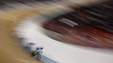 epa10490523 Belgium's Lindsay de Vylder (R) competes during the Men's Omnium Points Race at the UCI Track Cycling Nations Cup in Jakarta, Indonesia, 25 February 2023.  EPA/MAST IRHAM