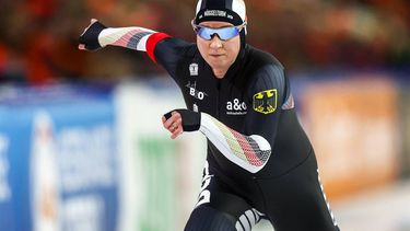 HEERENVEEN - Claudia Pechstein (GER) tijdens de 5000 meter voor vrouwen op de ISU WK Afstanden schaatsen in Thialf. ANP VINCENT JANNINK