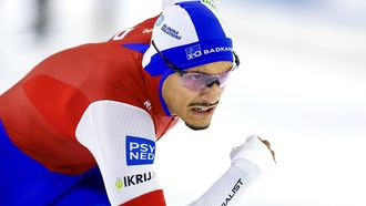 HEERENVEEN - Sebas Diniz in actie op de 500 meter voor mannen tijdens de eerste dag van het NK afstanden in Thialf. De olympische winter werd afgetrapt met het driedaagse schaatstoernooi. ANP VINCENT JANNINK