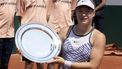 2023-06-10 13:38:41 Netherland's Diede de Groot poses with her trophy after her victory over Japan's Yui Kamiji during their women's wheelchair final match on day fourteen of the Roland-Garros Open tennis tournament in Paris on June 10, 2023. 
Sébastien BERDA / AFP