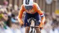 epa11619055 Silver medalist Demi Vollering of the Netherlands crosses the finish line the Women's Elite Individual Time Trial race at the 2024 UCI Road and Para-cycling Road World Championships in Zurich, Switzerland, 22 September 2024.  EPA/MICHAEL BUHOLZER