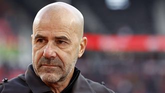 2023-11-12 11:53:34 EINDHOVEN - PSV Eindhoven coach Peter Bosz  tijdens de Nederlandse Eredivisie wedstrijd tussen PSV Eindhoven en PEC Zwolle in het Phillips stadion op 12 november 2023 in Eindhoven, Nederland. ANP MAURICE VAN STEEN